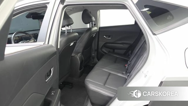 Hyundai Kona (SX2) 2023 Серебристо-серый из Кореи, фото 2