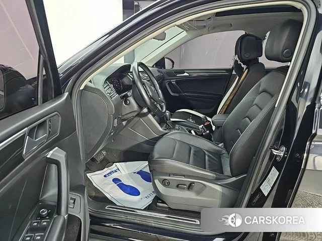 Volkswagen Tiguan Allspace 2020 Черный из Кореи, фото 2