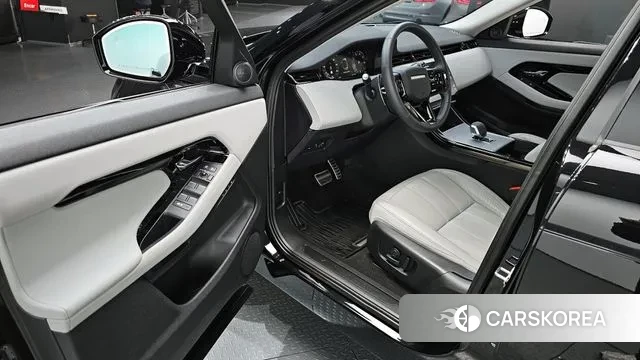 Land Rover Range Rover Evoque 2nd Generation 2025 Черный из Кореи, фото 2