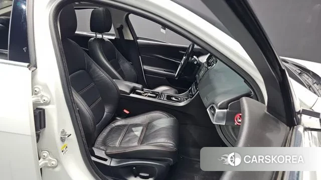 Jaguar XE 2018 Белый из Кореи, фото 2