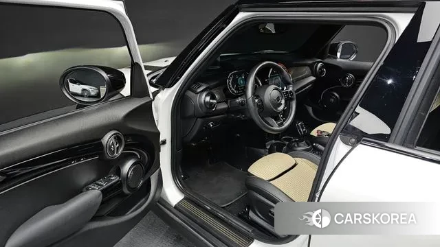 Mini Cooper S 2023 Белый из Кореи, фото 2