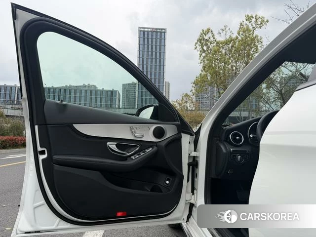 Mercedes-Benz Class C 2019 Белый из Китая, фото 2