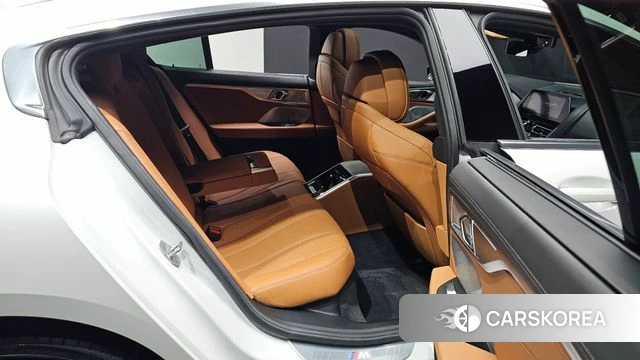 BMW 8 Series (G15) 2020 Белый из Кореи, фото 2