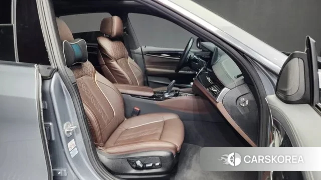 BMW 6 Series GT (G32) 2023 Серебряный из Кореи, фото 2