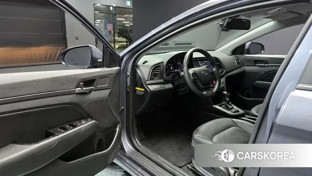 Hyundai Avante AD 2018 Серый из Кореи, фото 2