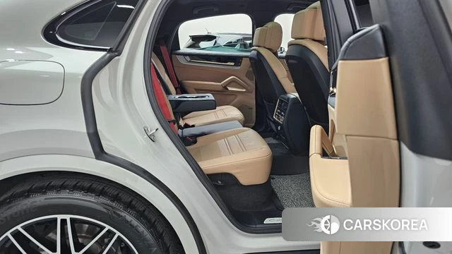 Porsche Cayenne (PO536) 2023 Белый из Кореи, фото 2