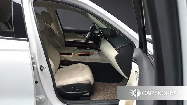 Genesis GV70 2022 Белый из Кореи, фото 2