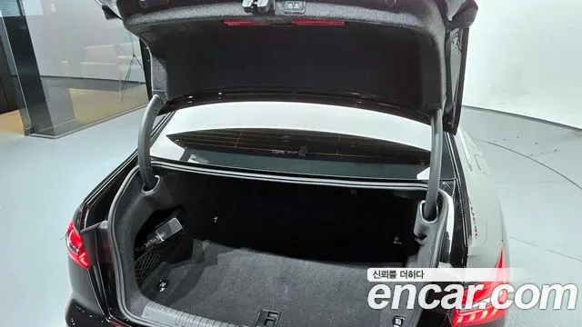 Audi A6 (C8) 2023 Черный из Кореи, фото 2