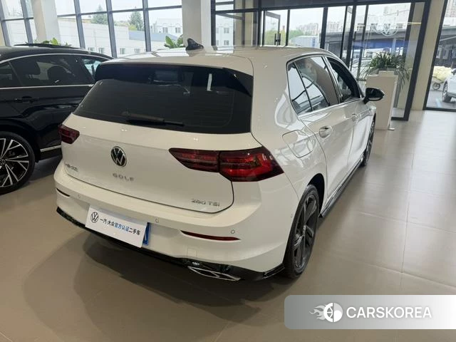 Volkswagen Golf 2024 Белый из Китая, фото 2