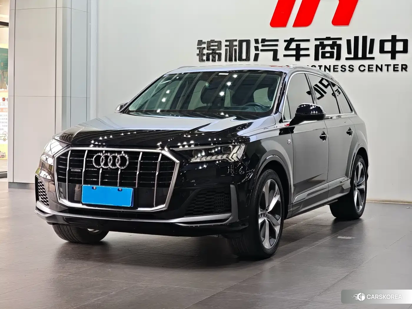 Audi Q7 2020 Черный из Китая, фото 2