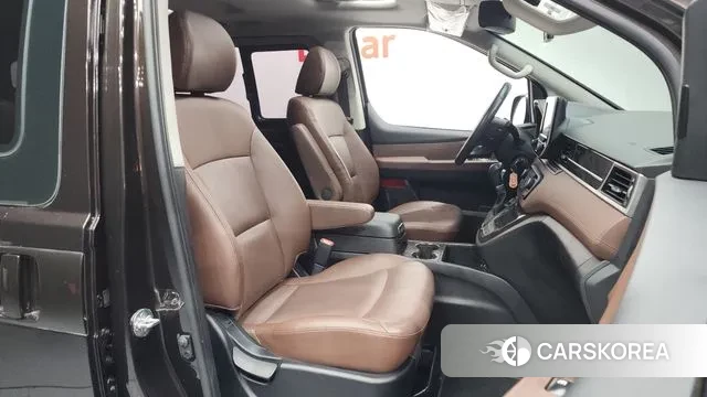 Hyundai The New Grand Starex 2018 Коричневый из Кореи, фото 2