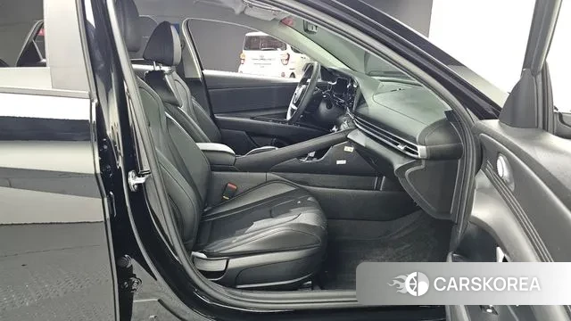 Hyundai The New Avante (CN7) 2024 Черный из Кореи, фото 2