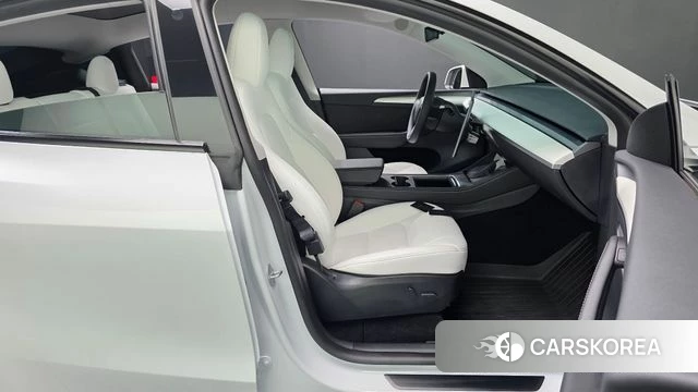 Tesla Model Y 2024 Белый из Кореи, фото 2