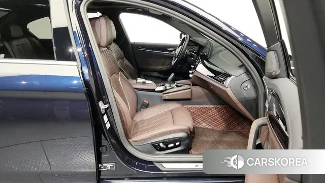 BMW 5 Series (G30) 2023 Синий из Кореи, фото 2