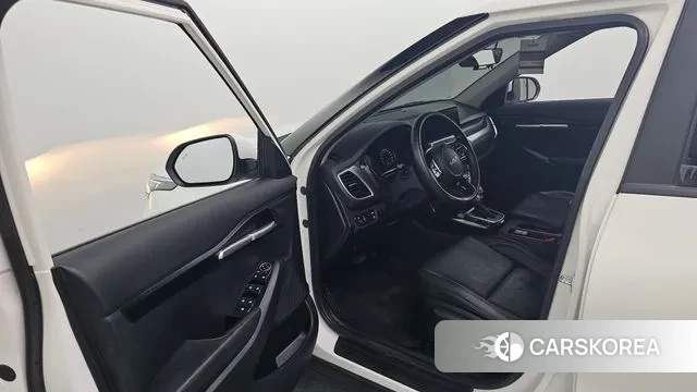 Kia Seltos 2022 Белый из Кореи, фото 2