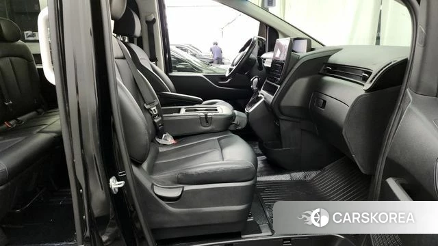 Hyundai Staria 2022 Черный из Кореи, фото 2