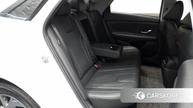 Hyundai The New Avante Hybrid (CN7) 2025 Белый из Кореи, фото 2