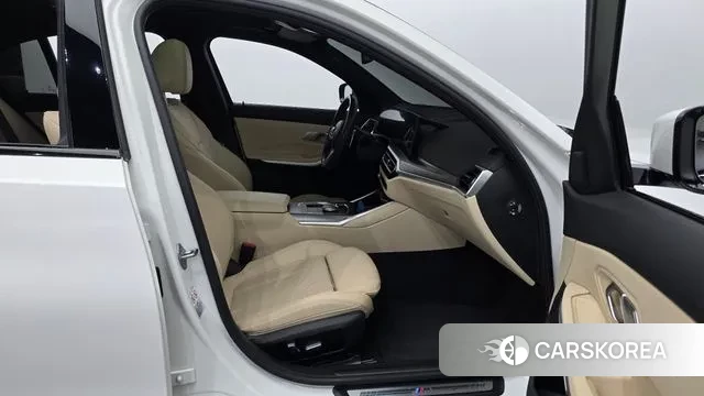 BMW 3 Series (G20) 2023 Белый из Кореи, фото 2