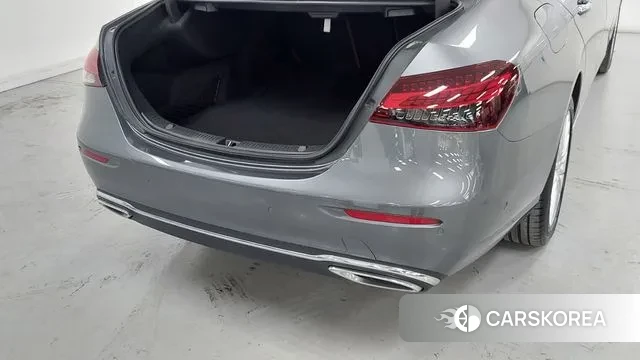 Mercedes-Benz E-Class W213 2023 Серый из Кореи, фото 2