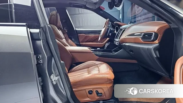 Maserati Levante 2019 Серый из Кореи, фото 2