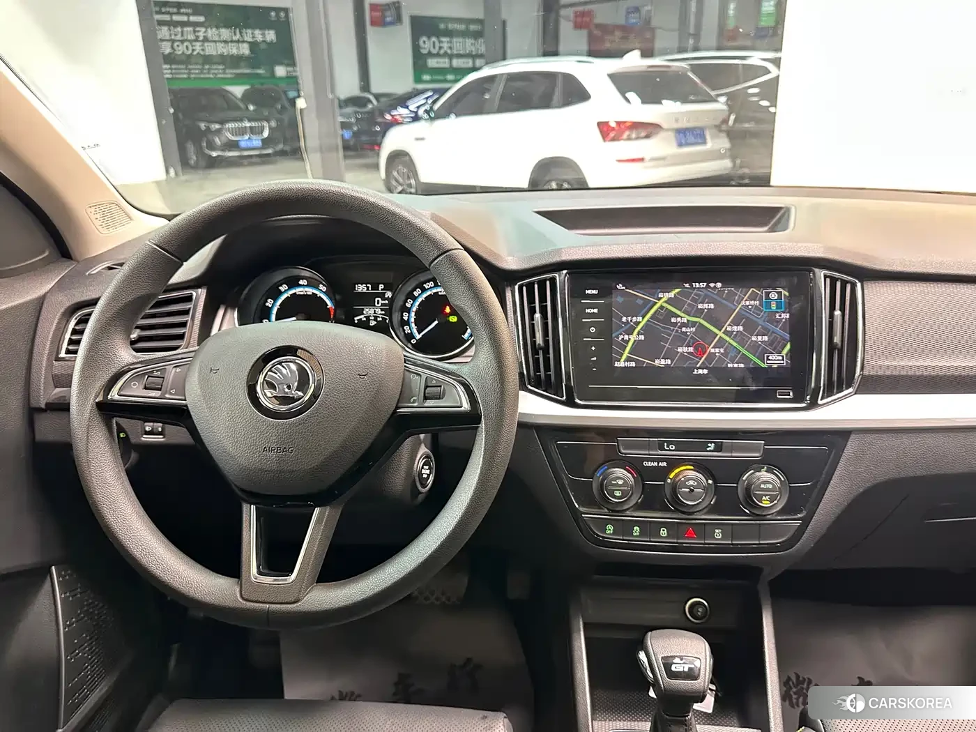 Skoda Kamiq 2022 Yellow/orange из Китая, фото 2