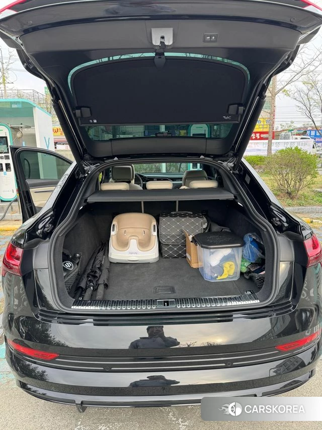 Audi e-Tron 2021 Черный из Кореи, фото 2