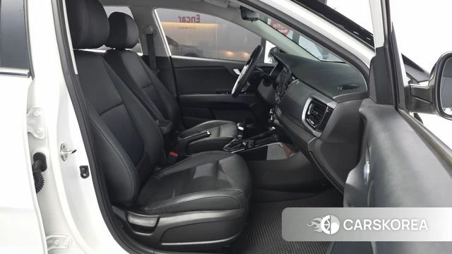 Kia Stonic 2018 Белый из Кореи, фото 2