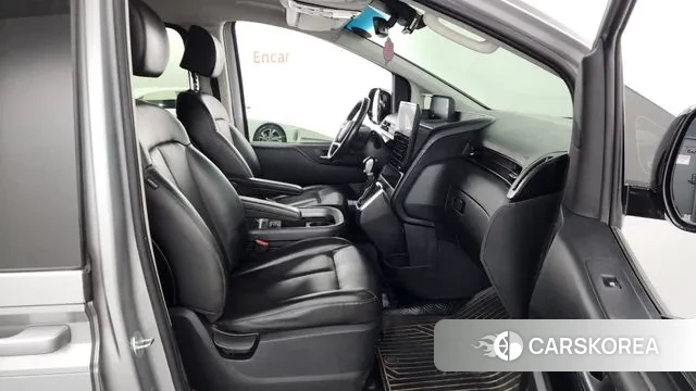 Hyundai Staria 2022 Серебряный из Кореи, фото 2