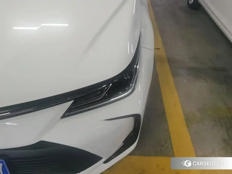 Toyota Corolla 2023 Белый из Китая, фото 2