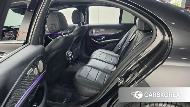 Mercedes-Benz E-Class W213 2021 Серый из Кореи, фото 2