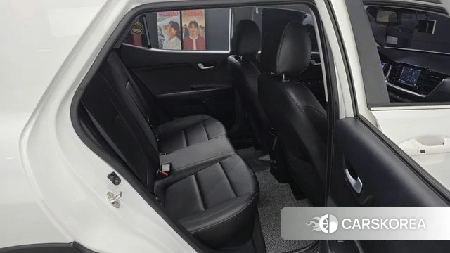 Kia Stonic 2018 Белый из Кореи, фото 2