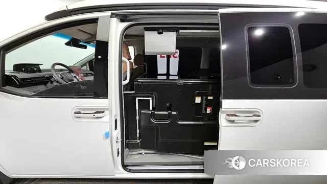 Hyundai Staria 2024 Белый из Кореи, фото 2