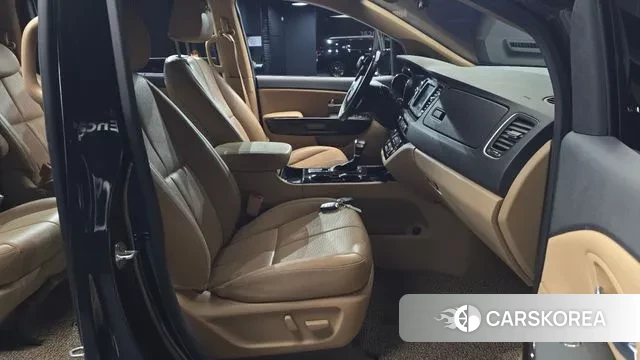 Kia The New Carnival 2018 Черный из Кореи, фото 2