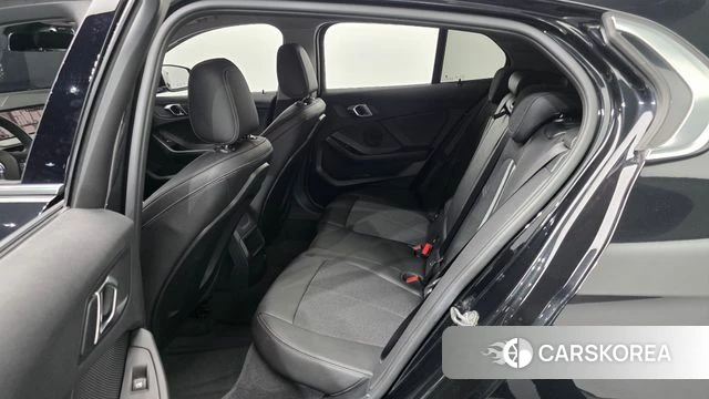 BMW 1 Series (F40) 2020 Черный из Кореи, фото 2