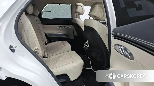Genesis GV70 2023 Белый из Кореи, фото 2