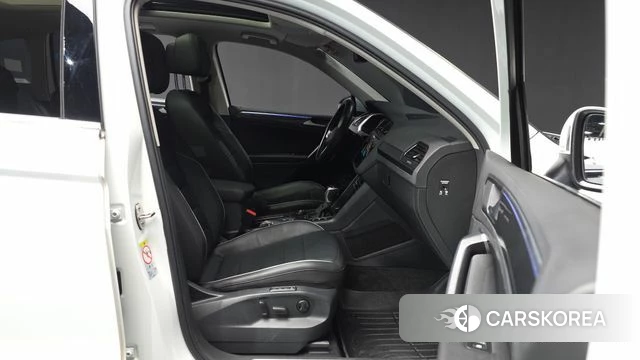 Volkswagen Tiguan second Generation 2021 Белый из Кореи, фото 2