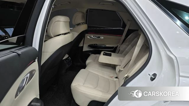 Genesis GV70 2024 Белый из Кореи, фото 2