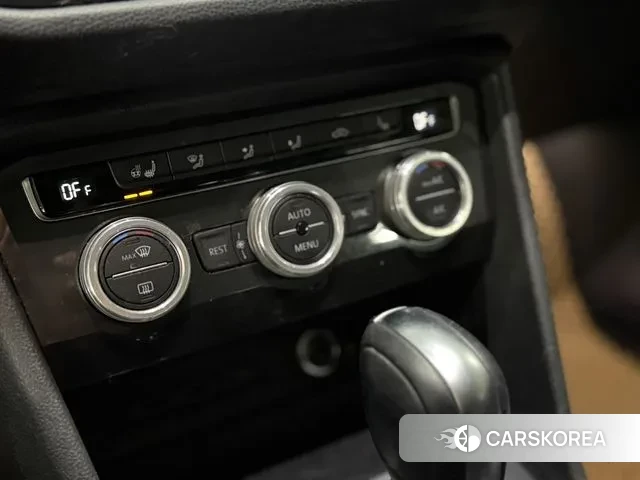 Volkswagen Tiguan Allspace 2020 Белый из Кореи, фото 2