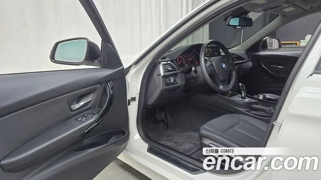 BMW 3 Series (F30) 2018 Белый из Кореи, фото 2