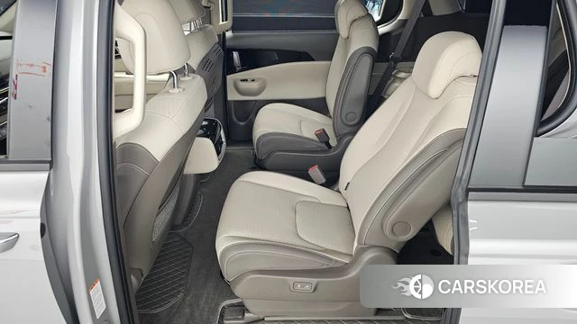 Kia The New Carnival 4th Generation 2025 Серебристо-серый из Кореи, фото 2