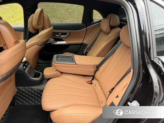 Mercedes-Benz E-class 2024 Черный из Китая, фото 2