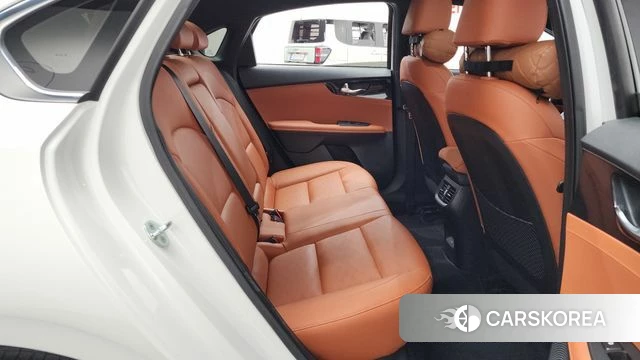 Kia The New K3 2nd generation 2022 Белый из Кореи, фото 2