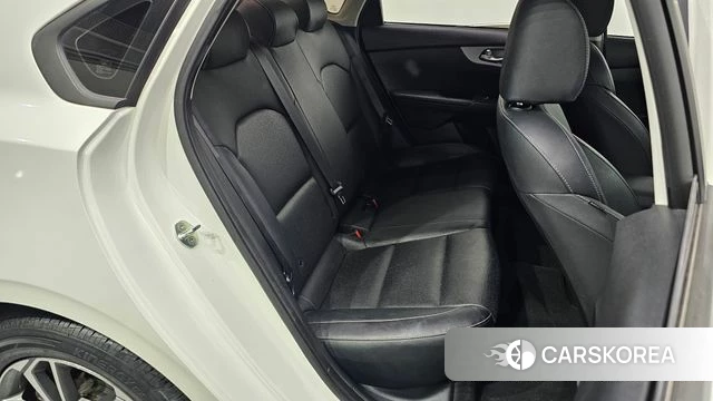 Kia The New K3 2nd generation 2022 Белый из Кореи, фото 2