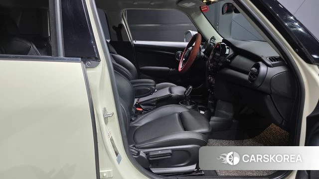 Mini Cooper 2020 Жемчужный цвет из Кореи, фото 2
