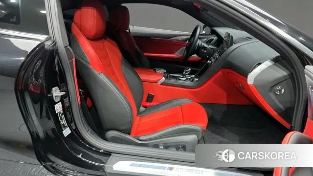 BMW 8 Series (G15) 2023 Черный из Кореи, фото 2