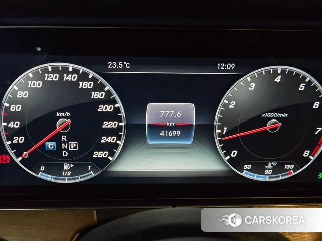Mercedes-Benz E-Class W213 2018 Белый из Кореи, фото 2
