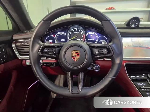 Porsche Panamera (972) 2023 Серебряный из Кореи, фото 2