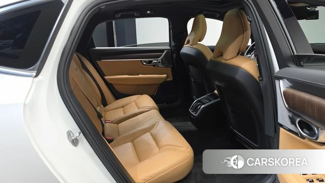Volvo S90 2023 Белый из Кореи, фото 2