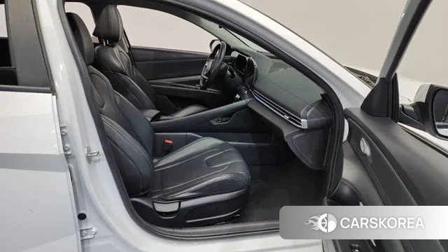 Hyundai The New Avante (CN7) 2023 Белый из Кореи, фото 2