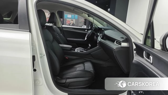 Kia K5 3rd generation 2021 Белый из Кореи, фото 2
